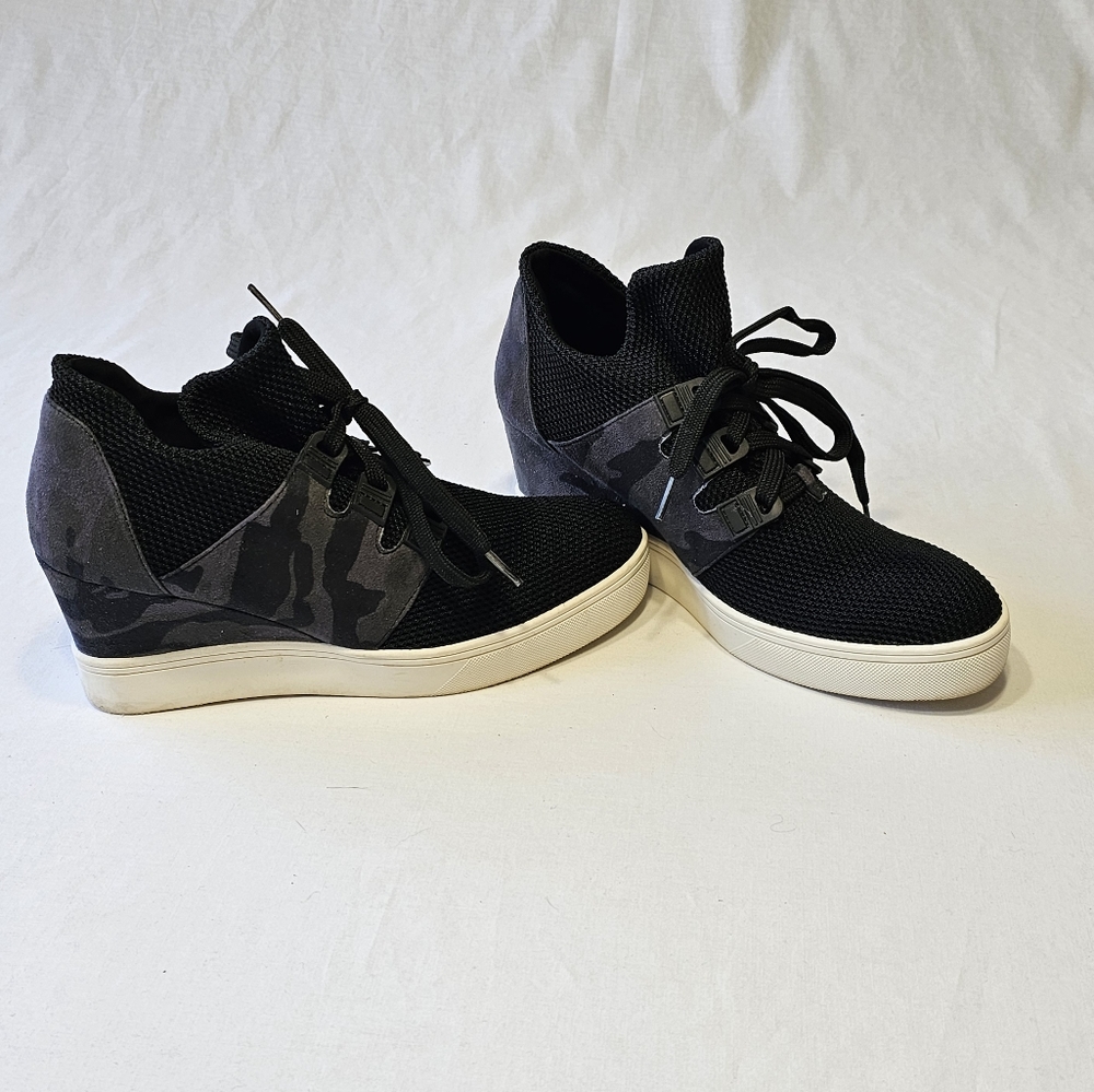 Mia Wedge Shoes